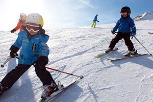 Sieben schöne Skigebiete für Familienferien