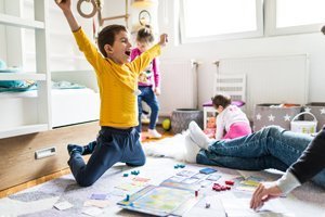 Fürs Leben lernen: Wie Sie den Spieltrieb Ihres Kindes wecken