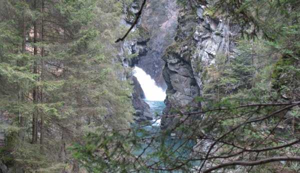 Die Rofflaschlucht erinnert an die Niagara-Wasserfälle