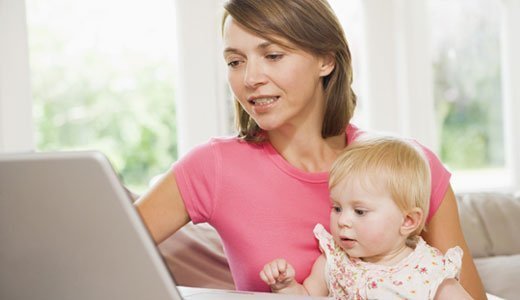 Baby-Fotos im Internet: Gefahr nicht unterschätzen.