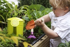Mini-Garten für Jedermann: Bauen Sie mit Ihren Kindern ein Hochbeet