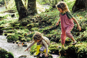 5 Ideen, um die Natur mit Kindern zu entdecken