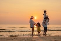 Fernreisen mit der Familie: Tipps für gelungene Ferien