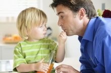 Väter: Hin- und hergerissen zwischen Familie und Arbeit