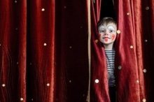 Zirkus spielen: Wenn das Zimmer zur Manege und das Kind zum Clown wird