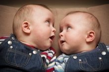 Zwillingsschwangerschaft: doppeltes Glück oder Risiko?