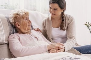 Pflegefall in der Familie: So fällt der Alltag leichter
