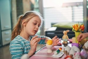 Ostereier bemalen und verzieren: Die schönsten Ideen für Kinder