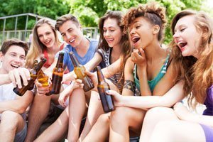 Wie Sie mit Alkohol und Drogen bei Jugendlichen umgehen