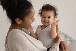 Sprechen lernen: Von Baby ersten Worten zur kleinen Plaudertasche