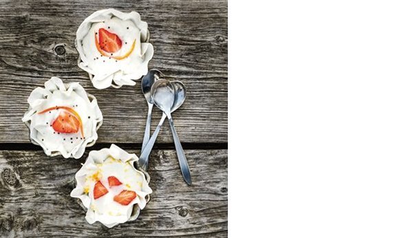 Picknickrezept: Dessertidee Zitronencreme mit Erdbeeren