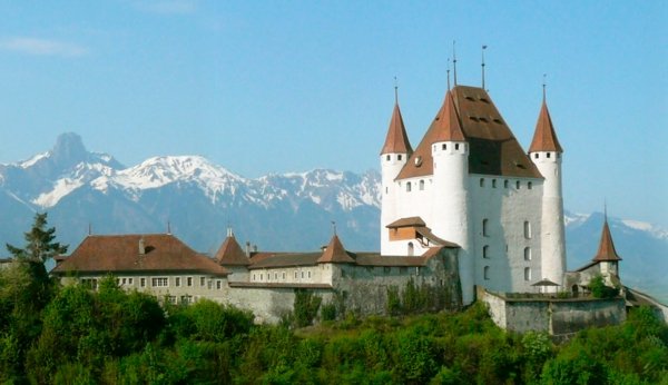 Das Schloss Thun Aussenansicht