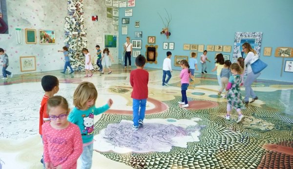 Kinder entdecken die Kunsthalle Zürich