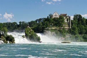 Schloss Laufen: Hoch über dem tosenden Rheinfall