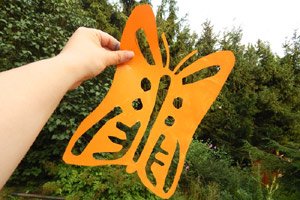 Selbstgemachtes für Kinder: riesige Schmetterlinge für den Garten
