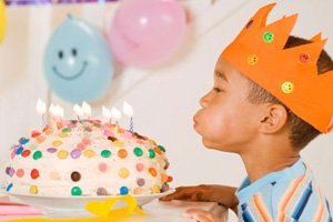 Geburtstagsparty Ideen für Jungs: die coole Monsterbox basteln