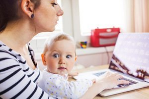 Bloggende Mütter: Schweizer Familienleben in Szene gesetzt