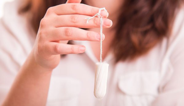 Tampon oder Binde - eine der Fragen bei der ersten Menstruation