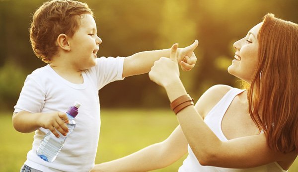 62 positive Dinge, die Sie Ihrem Kind sagen sollten