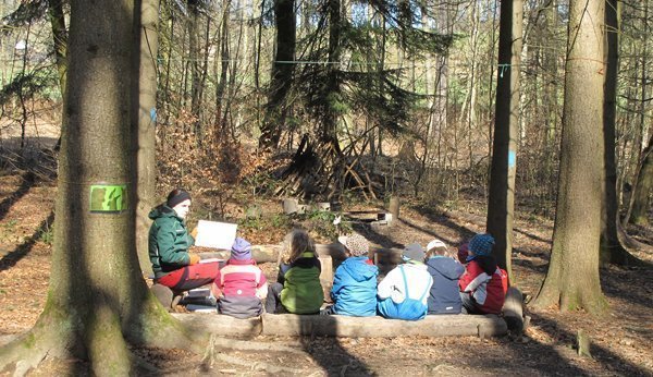 Der Unterricht in der Waldschule richtet sich nach dem kantonalen Lehrplan.