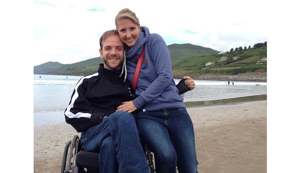 Ne se laissent pas limiter par la paralysie médullaire: Alexandra Burkart et son mari Roland