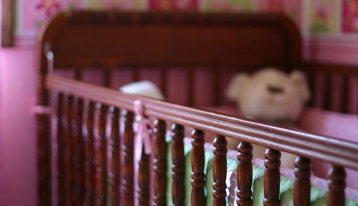 Quand un enfant meurt, le lit du bébé reste vide.