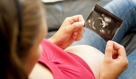 Gli alti costi dell'inseminazione artificiale vengono dimenticati quando porta alla sospirata gravidanza.