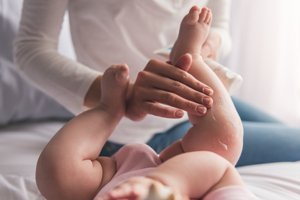 Welche Babypflegeprodukte Sie wirklich brauchen: Die Checkliste