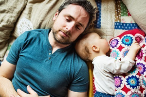 Vaterschaftsurlaub: Gibt es eine optimale Lösung für die Zeit nach der Geburt?