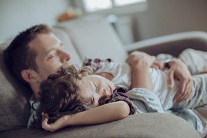 Angespannte Zeiten: Wie Kinder und Eltern jetzt bewusst entspannen können