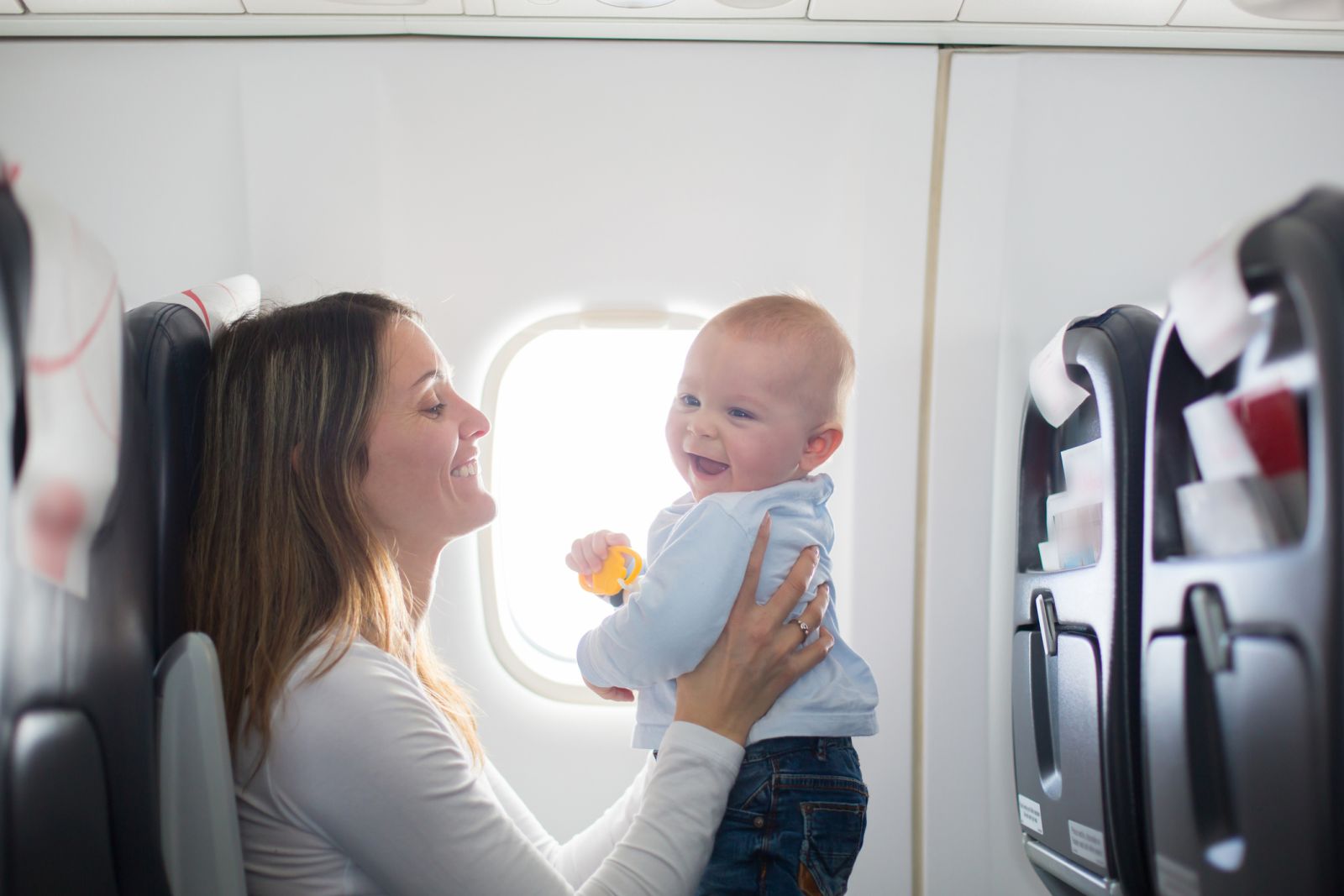 Fliegen mit Baby: Tipps für eine stressfreie Reise