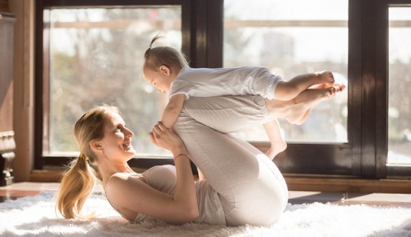 Une descente de l'utérus peut être prévenue par la gymnastique postnatale.
