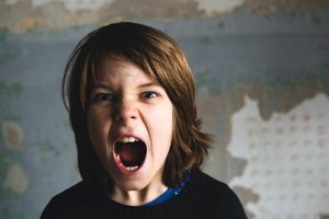 Wenn das Kind schlägt: Tipps, wie Eltern die Führung behalten