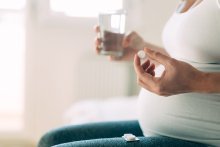Kopfschmerzen in der Schwangerschaft: Das verschafft Linderung