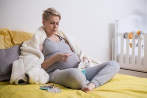 Krank in der Schwangerschaft: Das hilft gegen Husten, Schnupfen oder Grippe