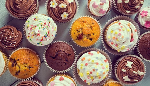Des muffins colorés pour les fêtes d'anniversaire des enfants