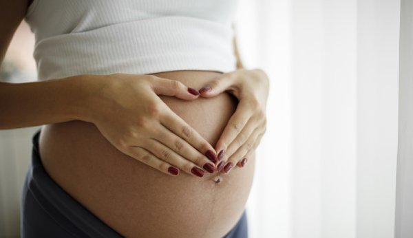 Au cours de la 40e semaine de grossesse, vous pouvez aider le bébé et déclencher vous-même l'accouchement.