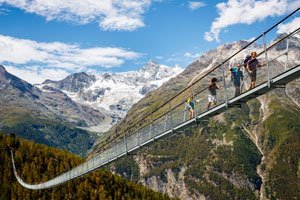 Wandern in luftiger Höhe: Die schönsten Hängebrücken der Schweiz