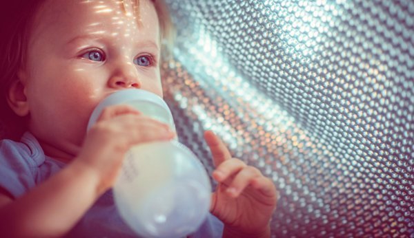 La bonne quantité à boire: De quelle quantité un bébé a-t-il besoin ?