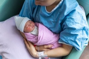 Geburt einleiten: Alles, was du über eingeleitete Wehen wissen musst