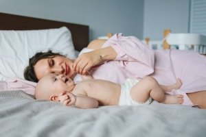 Bonding nach der Geburt: Warum die ersten Stunden so wichtig sind