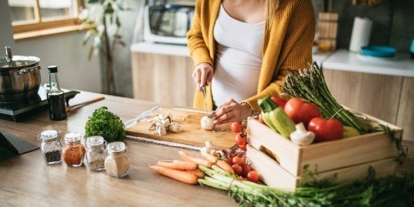 Obst und Gemüse sind in der Schwangerschaft besonders wichtig.