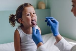 Coronavirus beim Kind: Worauf Eltern jetzt achten müssen