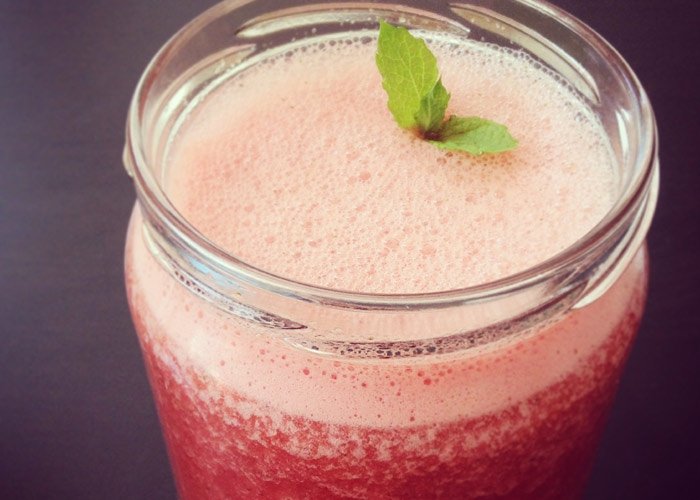 Sommerdrinks: Wassermelonensaft mit frischer Minze