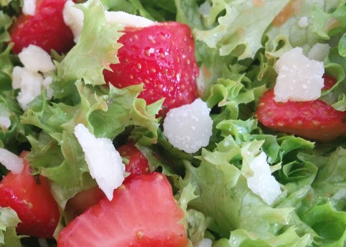 Salat Rezepte: Frischer Sommersalat mit Beeren