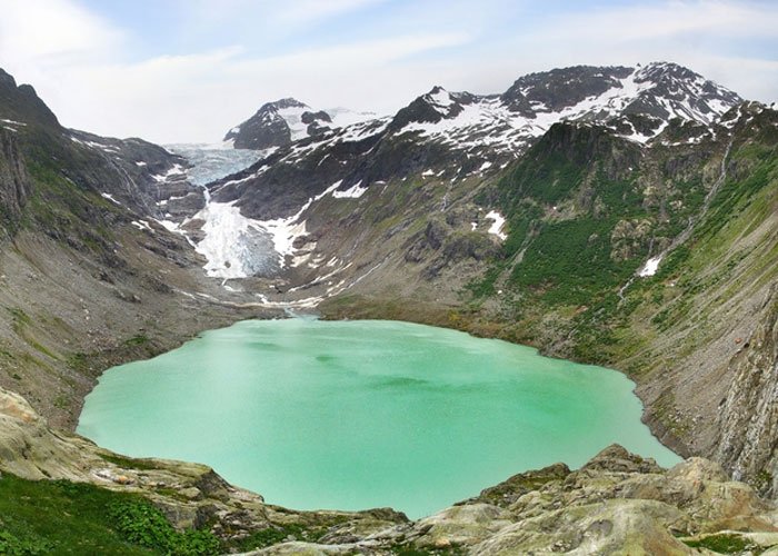 Beeindruckende Sicht auf den Triftgletscher und den Gletschersee