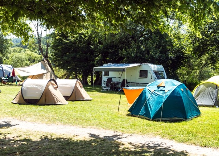 Campingplatz im Sommer