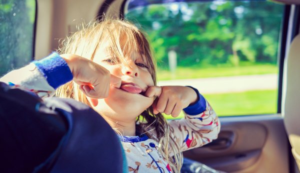 Ist Zunge rausstrecken erlaubt. Wie höflich müssen Kinder sein und wie erzieht man sie dazu?