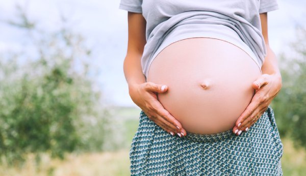 Progesteron wird für den Erhalt einer Schwangerschaft benötigt.