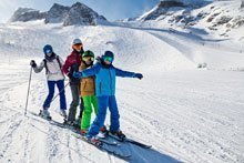 Ab auf die Piste! So lernen Kinder Skifahren
